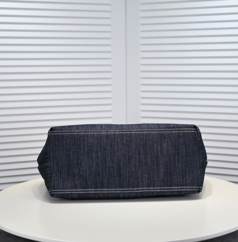 Ch**el shopping bags